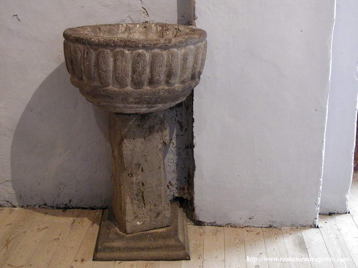 PILA BAUTISMAL